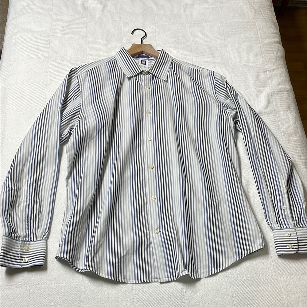 Premium Gap Blue and White Striped Men's Dress Shirt - Large - preowned